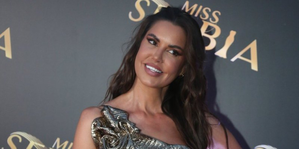 Srbija bruji o Dijani Dilajn - Iznenada napustila zemlju, tragedija joj obeležila život, njen otac dobio dete u 62. godini dok je živeo sa njenom majkom