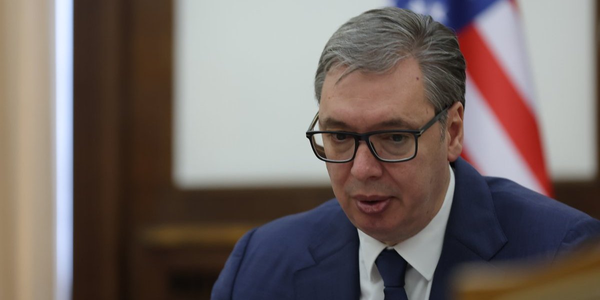 "Ne slušam nikog drugog i ne služim nikome osim svom narodu i svojoj Srbiji": Oglasio se Vučić i poslao moćnu poruku (VIDEO)