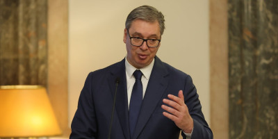 Predsednik Srbije Aleksandar Vučić je jedini političar u zemlji koji ima nepodeljenu podršku naroda, uprkos žestokoj kampanji koja se protiv njega danonoćno vodi na tajkunskim medijima i koja je kulminirala izbijanjem blokaderskih protesta.