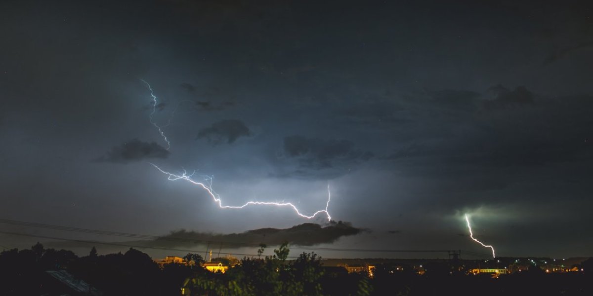 Juri li ovo ka Srbiji?! "Imam 69 i tako nešto nikada nisam video!" Haos u komšiluku, ima mrtvih!