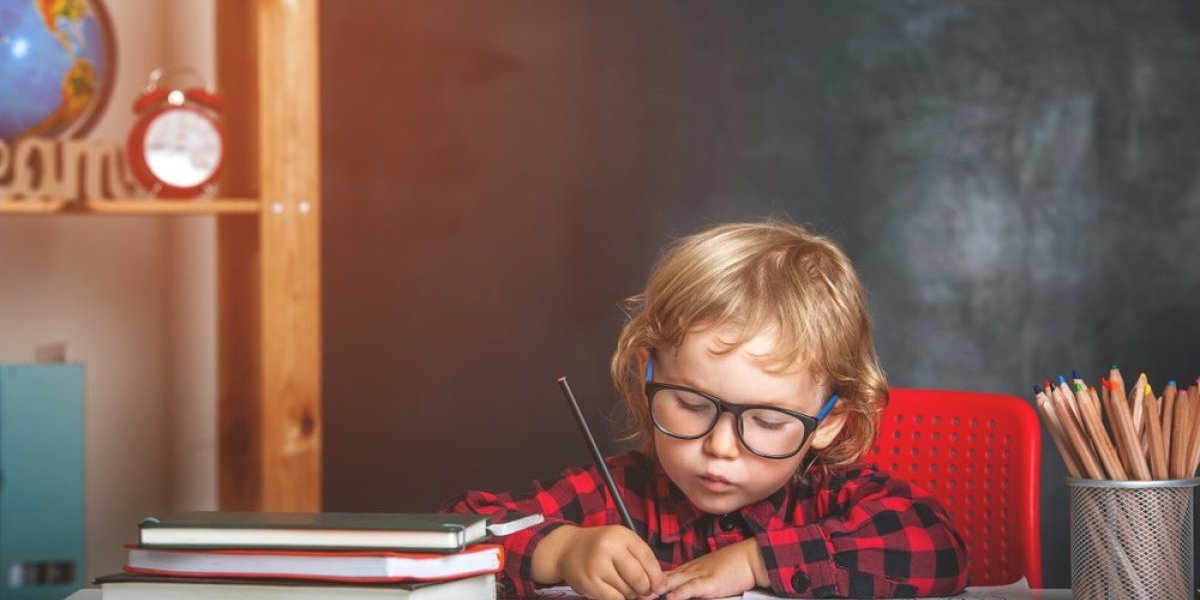 Dvogodišnji dečak postao član Mense, progovorio sa 7 meseci, nećete verovati sa koliko je naučio da čita