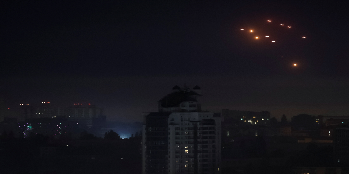 (VIDEO) Brutalan napad na Moskvu: Cela Rusija na nogama, dronovi se zabijaju u stambene zgrade, grad tresu eksplozije