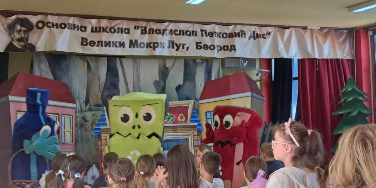 Najmlađi Zvezdarci recikliraju sa "Čistoćinim" Reciklosaurusima