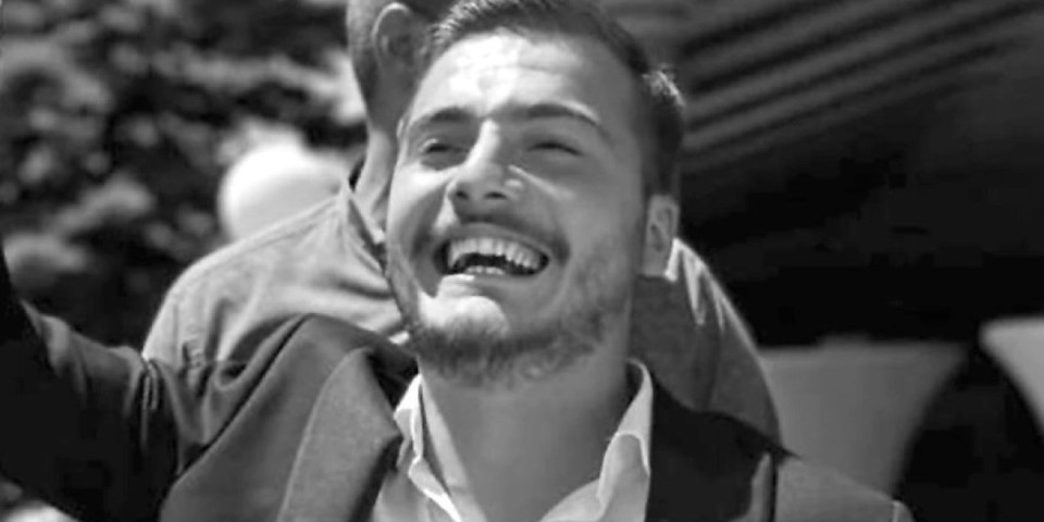 Ovo je mladi Željko (25) stradao u "mercedesu" smrti kod Čačka: Udario u drvo, pa u ogradu, nije mu bilo spasa (FOTO)