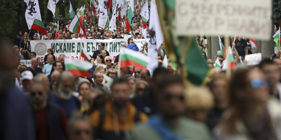 (VIDEO) Pobuna u Bugarskoj zbog evra, hiljade ljudi blokirali ulice Sofije i drugih većih gradova: Brisel dobio brutalan šamar