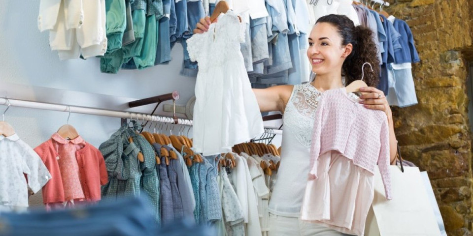 Brojevi na etiketama u dečijim buticima deluju vam kao nuklearna fizika? Vodič za dečje etikete – konačno