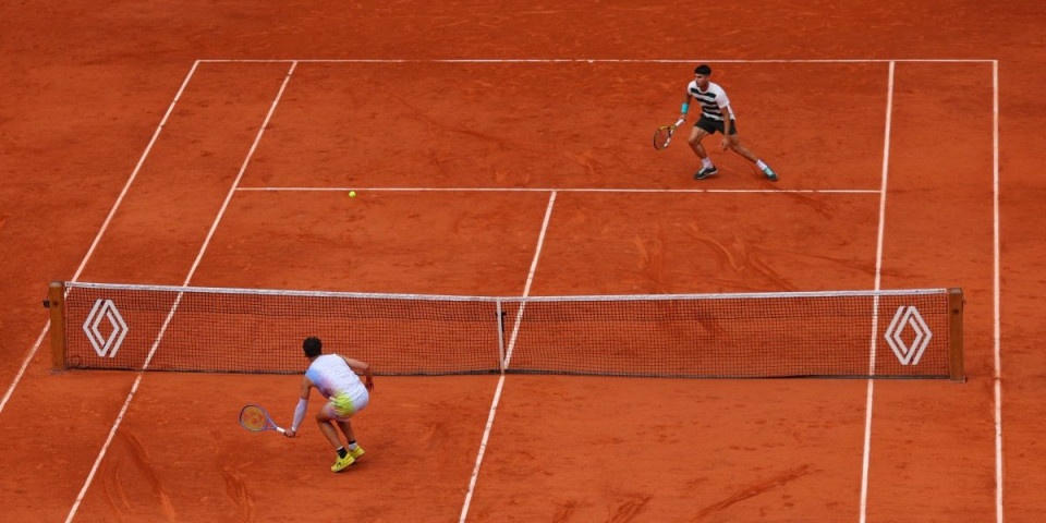 Auuuu kakav tenis: Jedan od najluđih poena u istoriji RG, Alkaraz šokirao Šeltona (VIDEO)