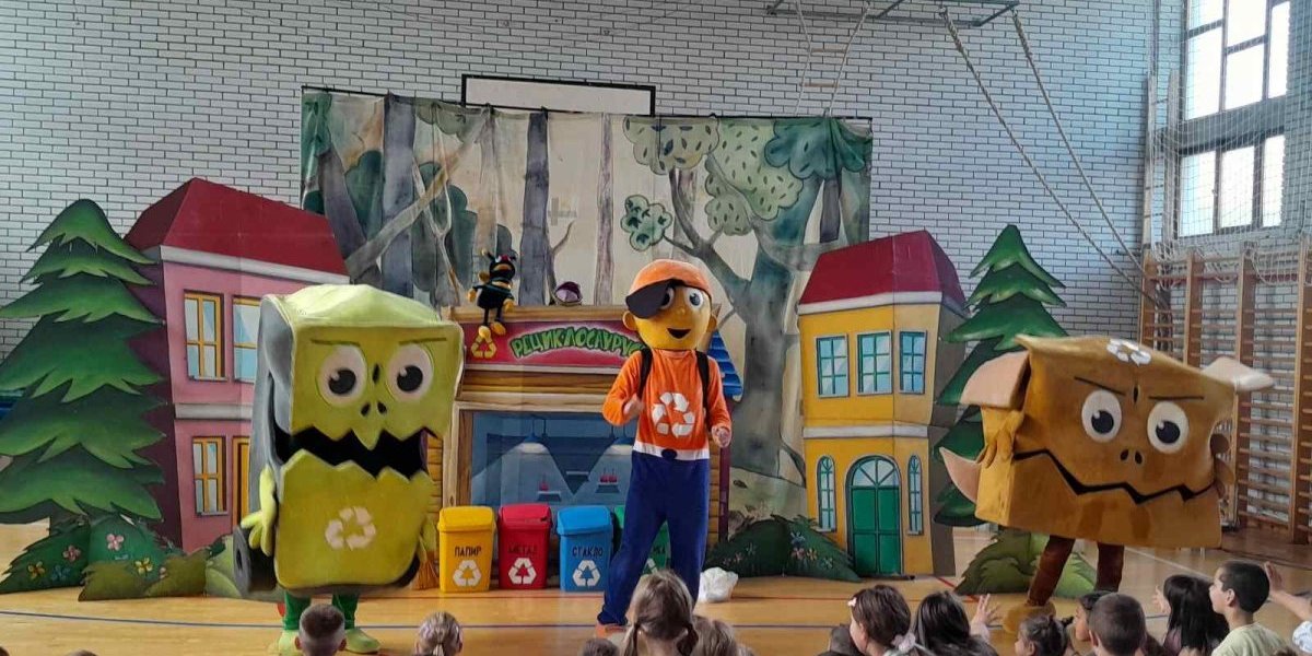 Najmlađi Palilulci sa "Reciklosaurusima" zajednički brinu o životnoj sredini