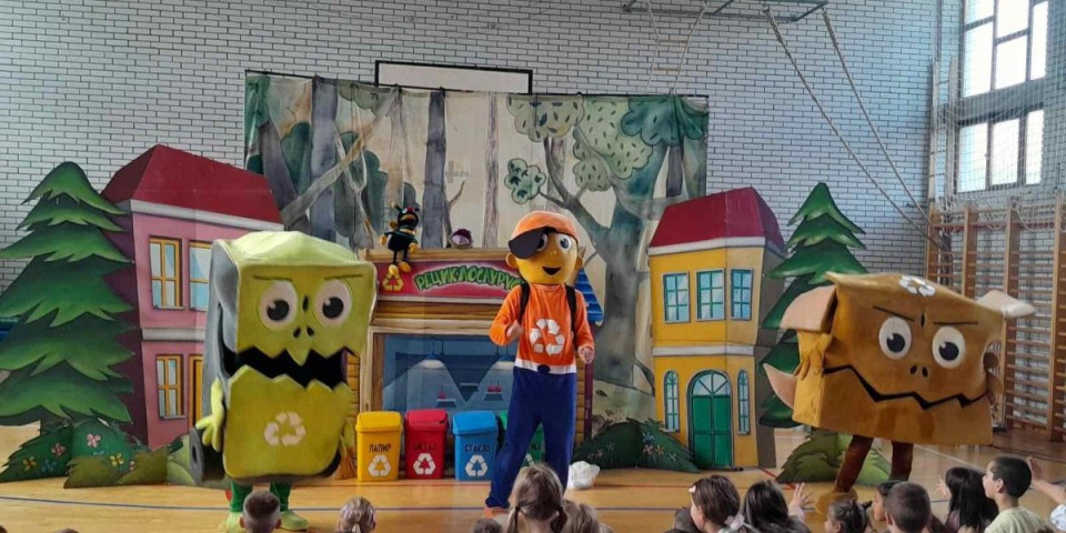 Najmlađi Palilulci sa "Reciklosaurusima" zajednički brinu o životnoj sredini