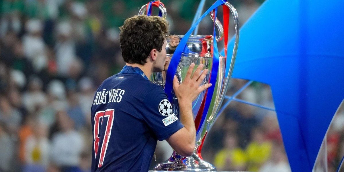 Suze šampiona potresle sve: Izgubio majku, prešao u Pariz i osvojio Ligu šampiona (VIDEO)