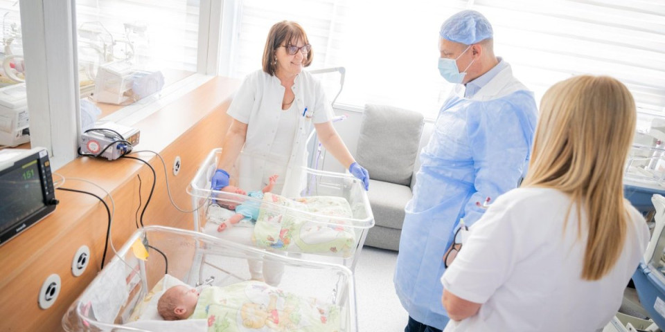 Majke i bebe će imati najbolje moguće uslove: Ministar Lončar obišao renoviranu polikliniku i neonatologiju u Kragujevcu (FOTO)