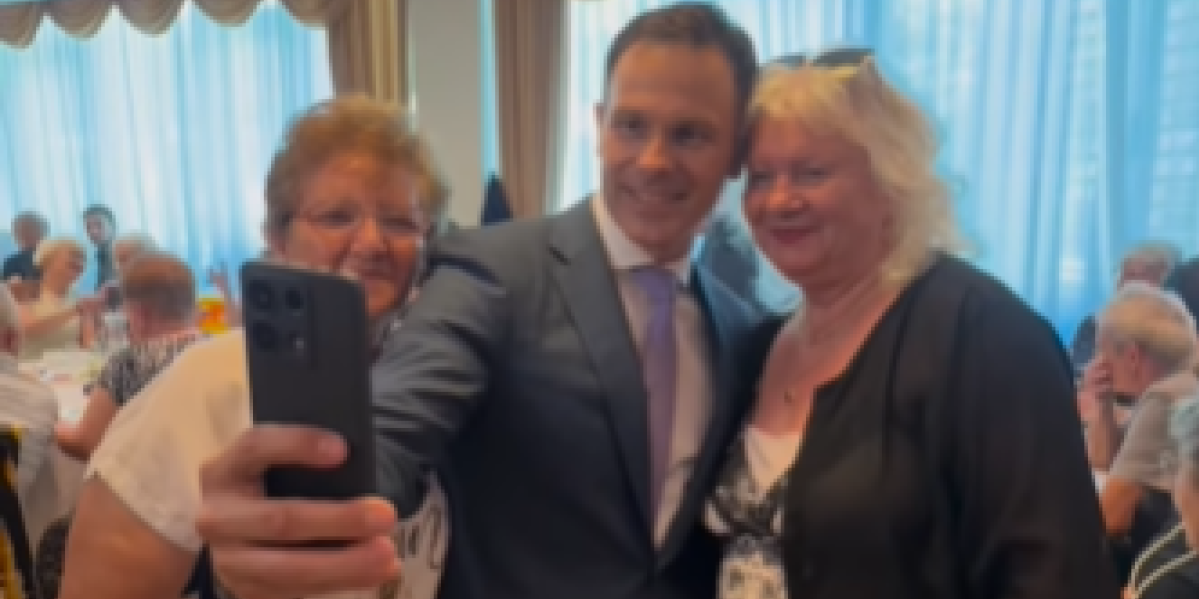 Siniša Mali u Zaječaru: Druženje sa najstarijim sugrađanima - Penzije rastu, gradimo Zaječar, zapošljavamo narod, ne damo Srbiju (VIDEO)