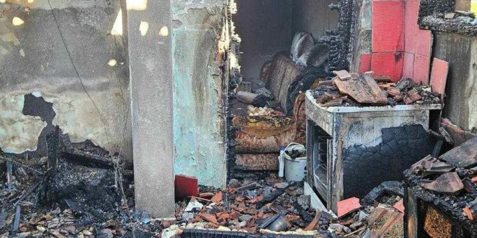 Tuga! I deca su gledala kako im kuća nestaje, hitno im je potrebna pomoć