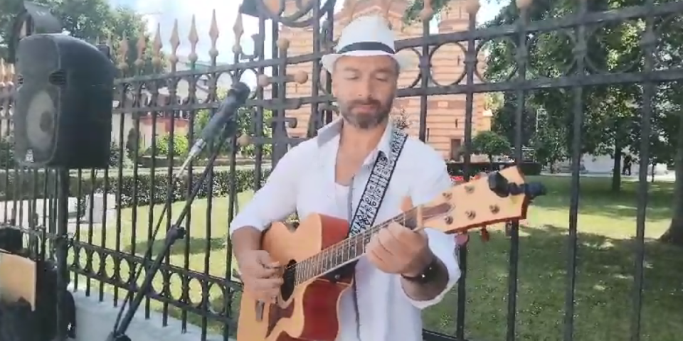 Za njega je svirka od četiri sata ko dobar dan! (VIDEO)