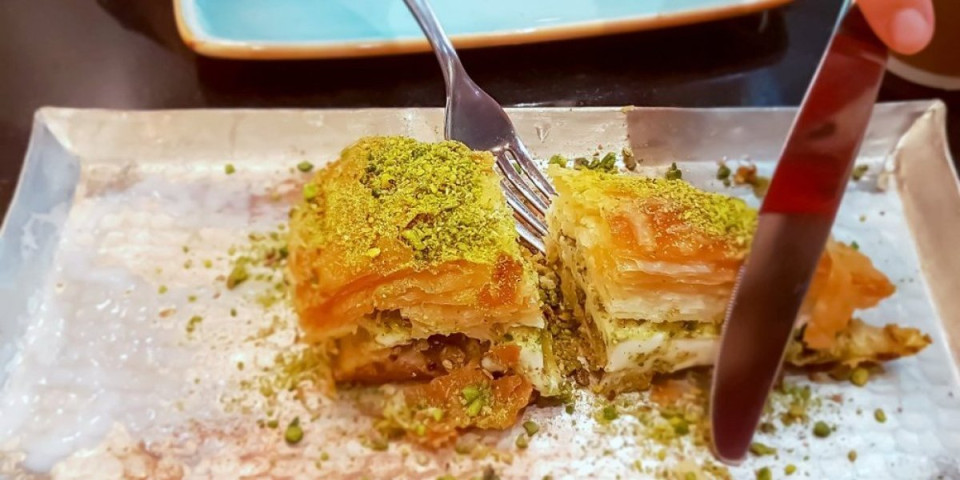 Najukusnija Dubai baklava sa čokoladom i pistaćima: Desert za kojim danas lude milioni