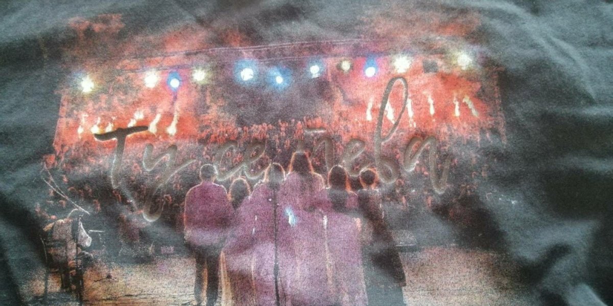 Zbog ove majice je pretučen sin bivšeg generala policije u Beogradu: Sve je počelo u kafani! (FOTO)