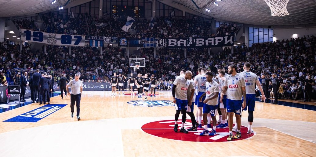 "Varvari" ispratili Budućnost u Beograd: Sve gori pred sutrašnji duel (VIDEO)