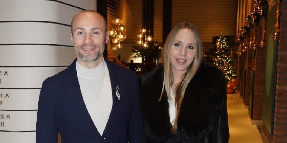 Sofra podelio fotografiju trudne supruge i otkrio pol bebe: "Moja dva života"