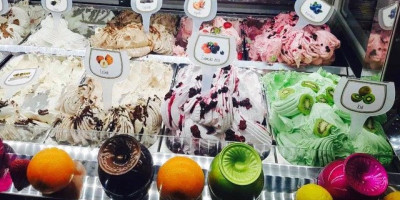 Paprene cene ovog leta su, žale se turisti, i u Bugarskoj, pa ćete kada se levi prebace u dinare, jedan sladoled na šetalištu platiti više od 1.000 dinara.