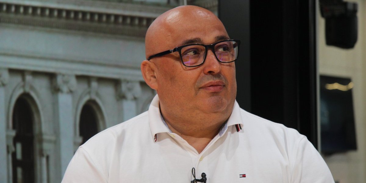 Oglasio se Patrik Drid, drugi dan ne sme da napusti zgradu DIF-a u Novom Sadu: Blokaderi upućuju jezive pretnje dekanu