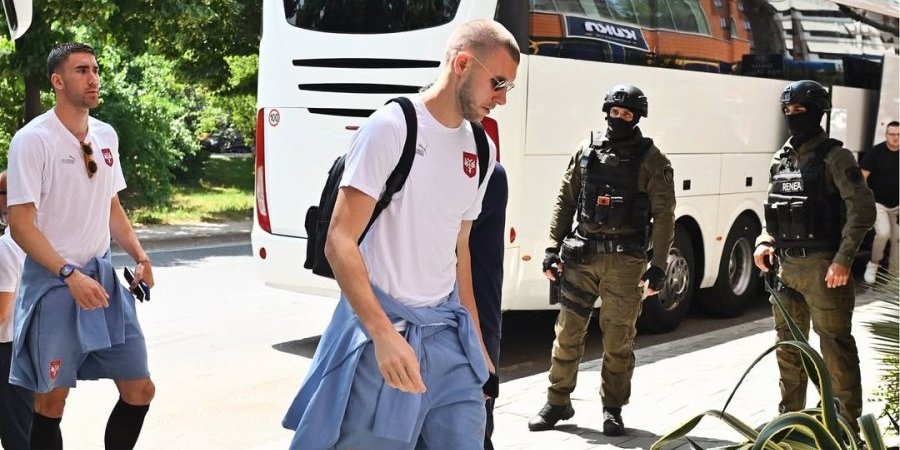 Opsadno stanje u Tirani: "Orlovi" sleteli u Albaniju pod pratnjom specijalaca, policija zatvorila grad (FOTO)