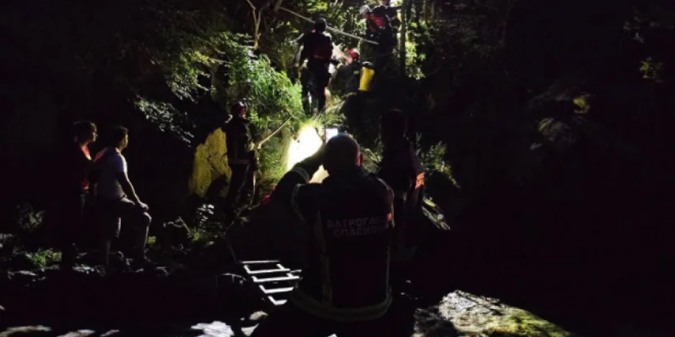 Za samo nekoliko sekundi reka nas je razvdojila! Ispovest mladog para koje su vatrogasci spasili iz kanjona Vučjanke