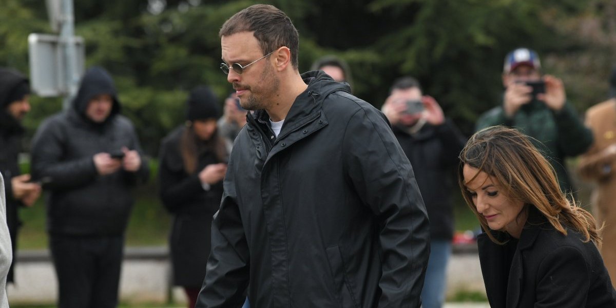 Ljubavni brodolom: Igor Kojić ostavio devojku zbog eksplicitnog snimka, a ona pobegla iz Srbije