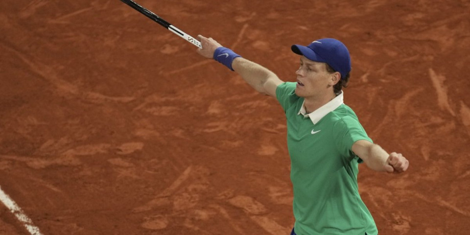 Siner melje, Australijanac kasno "upalio": Italijan eliminisao Vukića i prošao u treće kolo Vimbldona