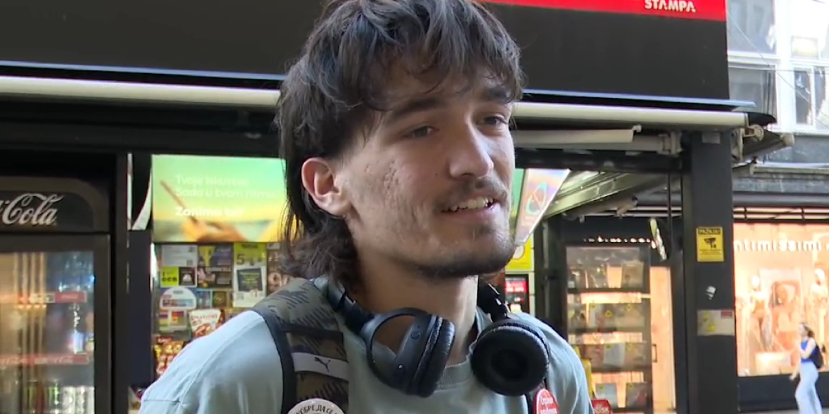 (VIDEO) Opšta kultura - sedi 1: Blokaderi foteljaši ne propuštaju priliku da ispadnu glupi u društvu!