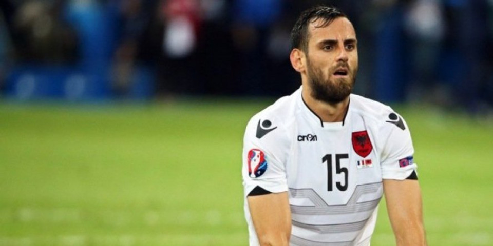 "Rat je gotov, Kosovo je naše": Albanac brutalno provocira Srbe pred meč u Tirani (FOTO)