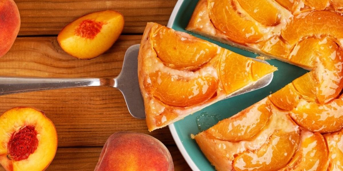 Kolač od breskvi sa 3 sastojka - Voćni desert gotov za 15 minuta