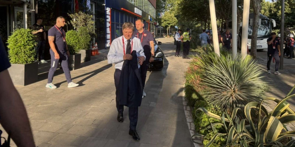 "Orlovi", srećno! Srpski fudbaleri krenuli na okršaj sa Albancima (VIDEO)