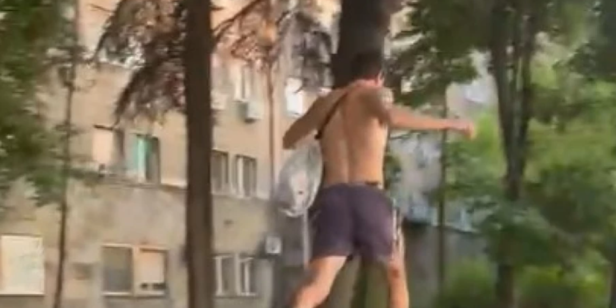 Lažna žrtva šeta gradom i to bez majice: Blokaderi i Šolakovi mediji opet slagali o navodnim batinama jutjubera Nevena (VIDEO)