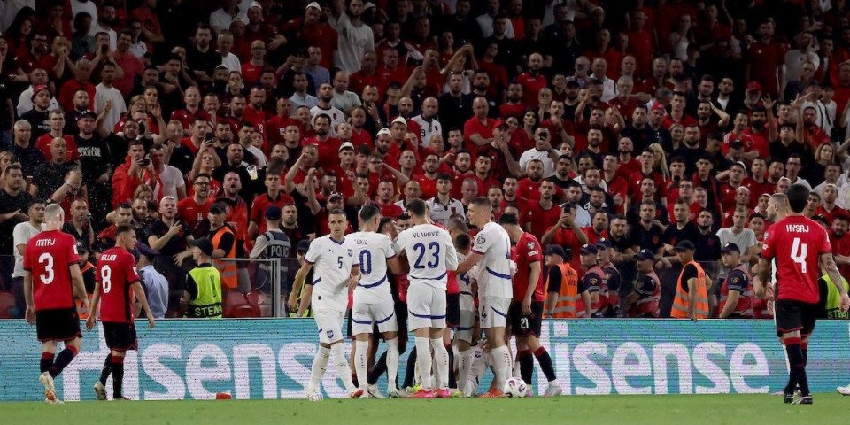 Skandal epskih razmera: Šiptari pogodili Erakovića, štoper završio na zemlji