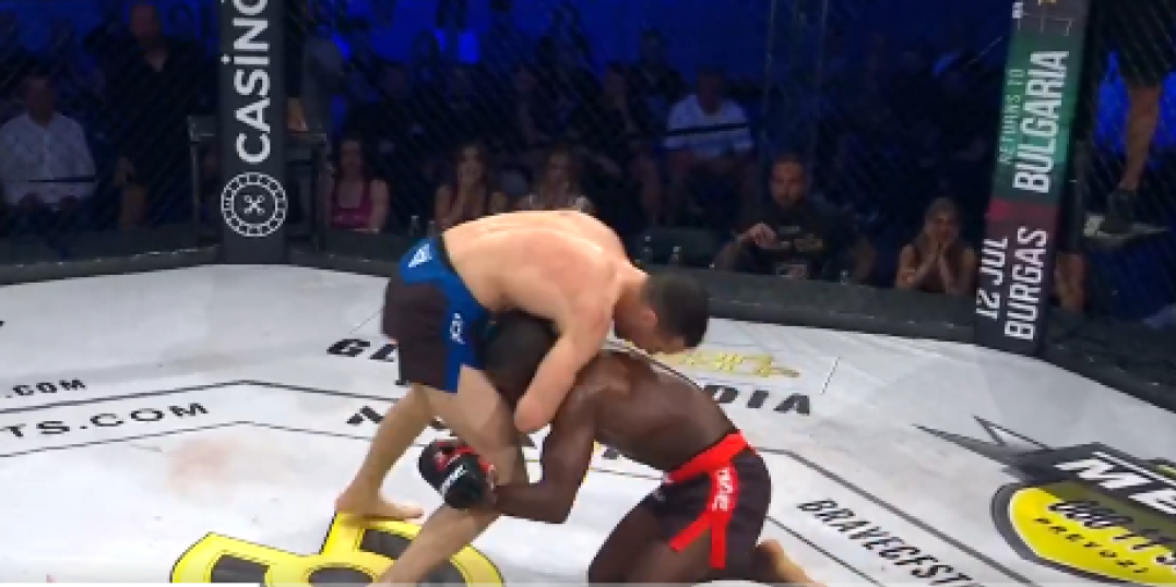 Svi pričaju o Srbinu, pogledajte kako je Afrikanca poslao na spavanje (VIDEO)