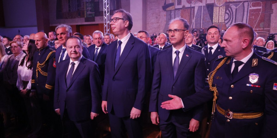 Uvek ću se boriti za poštovanje prema policajcima: Vučićeva udarna poruka sa obeležavanja Dana MUP (FOTO)