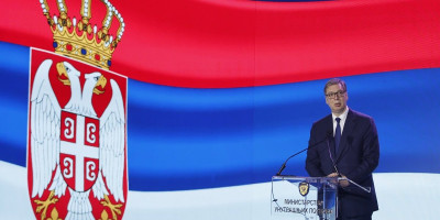 Predsednik Aleksandar Vučić je učinio da Srbija postane ključni faktor između Istoka i Zapada. Njegova politika balansiranja, bez kompromisa sa suverenitetom, donosi konkretne rezultate.