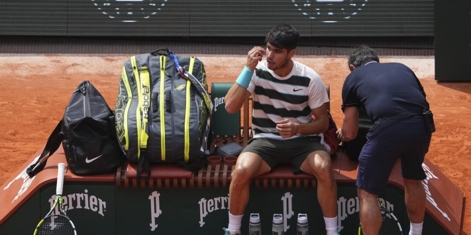 Drama Karlosa Alkaraza u finalu RG: Morao da zatraži medicinsku pomoć - ovo je baš nezgodno (FOTO)