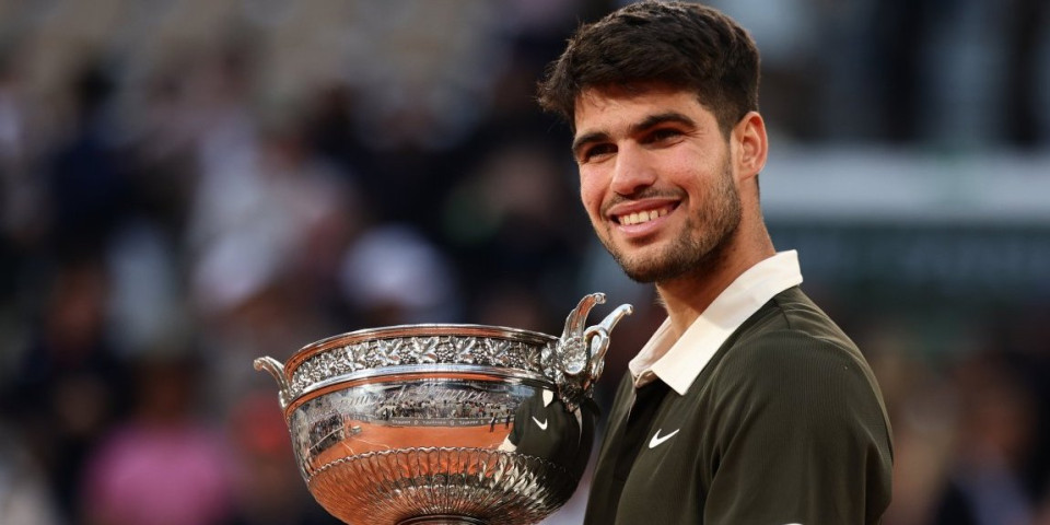 Alkaraz je kralj Pariza! Najluđe finale u istoriji Rolan Garosa, Siner na kolenima