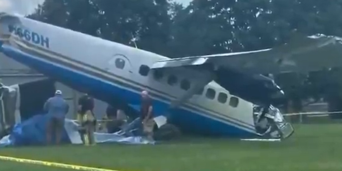 Strašna nesreća u Tenesiju: Avion se srušio, od siline udarca prepolovljen, ima povređenih (FOTO/VIDEO)