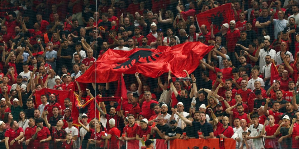 Stravičan skandal u Tirani! UEFA oglasi se: Šiptari puštali pesmu o koljaču Srba, ceo stadion pevao u transu (VIDEO)