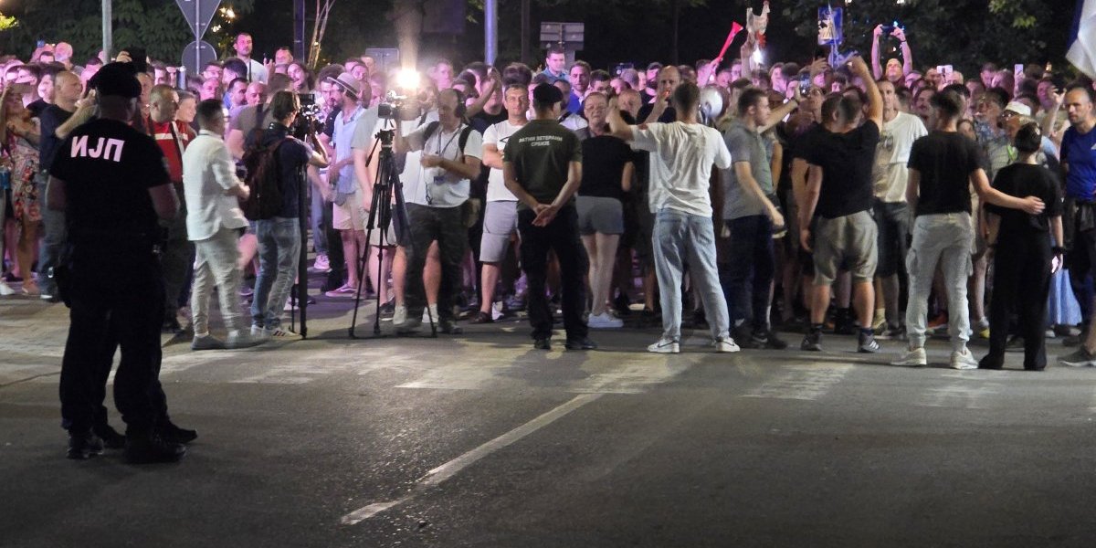 Blokader sa dna kace poručio saborcima: Koliko je puta svih ovih godina “Vučić pušten niz vodu”