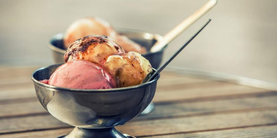 Sladoled kao kilogram mesa: Turistu urnisali cenom - Prvo su ga prevarili, a onda... (FOTO)