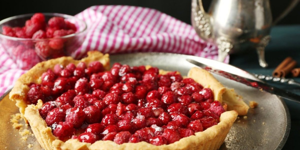 Tart od malina bez brašna i šećera - Topi se u ustima i odlično osvežava