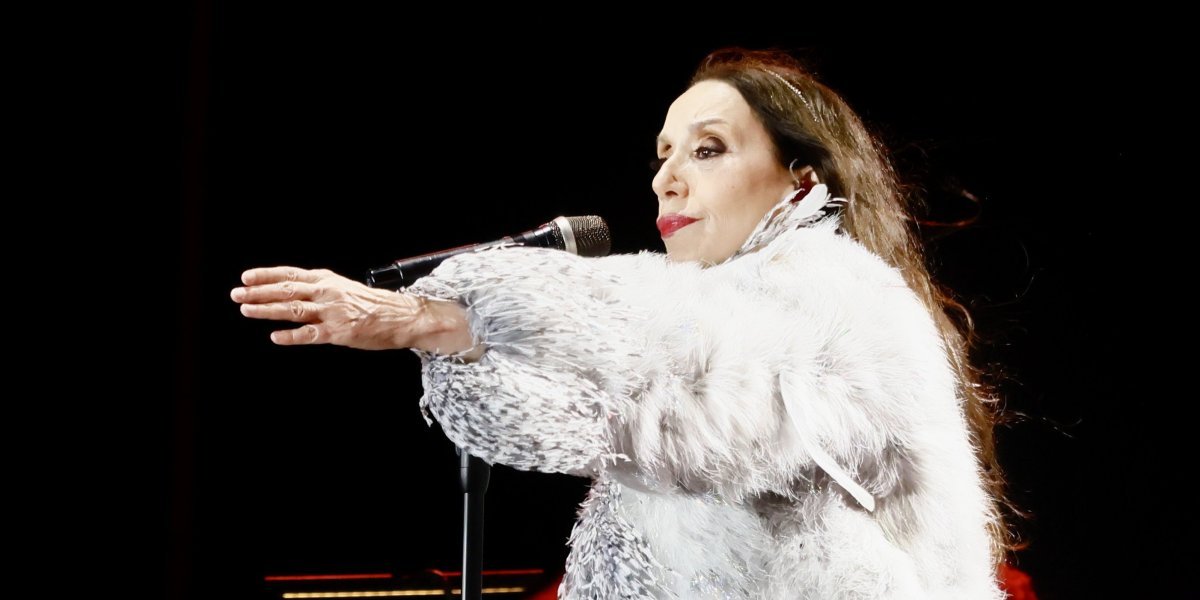 "Čast mi je biti u Beogradu": Pevačica Luz Kasal održala koncert u okviru Belgrade River Festa