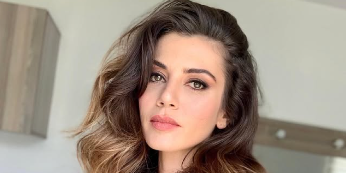 Glumica iz serije "Kad lišće pada" prevarila muža sa svekrom: Istina o traču koji godinama kruži svetskim medijima