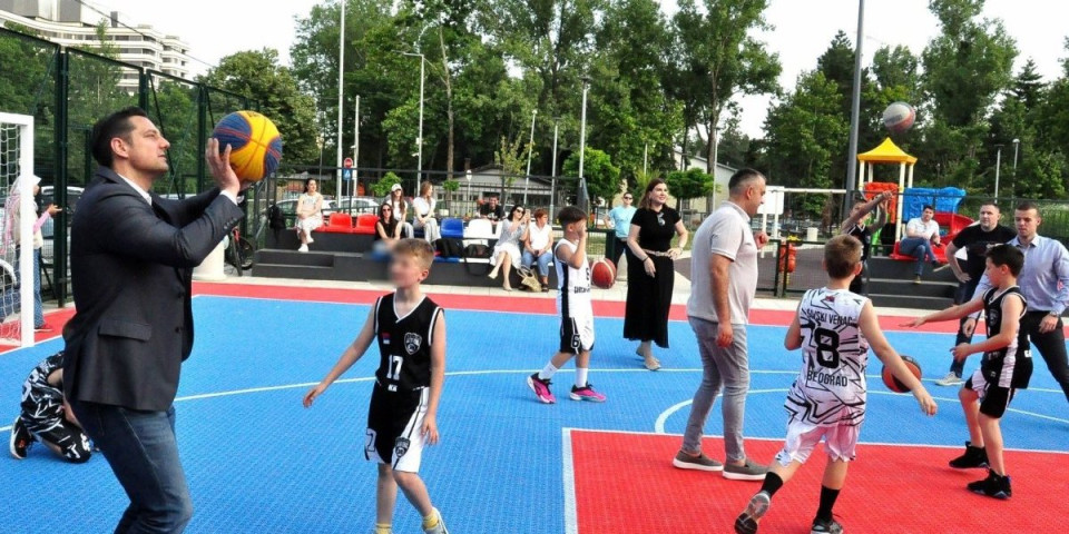 Stanovnici Savskog venca dobili su novo mesto za druženje, igru i sport