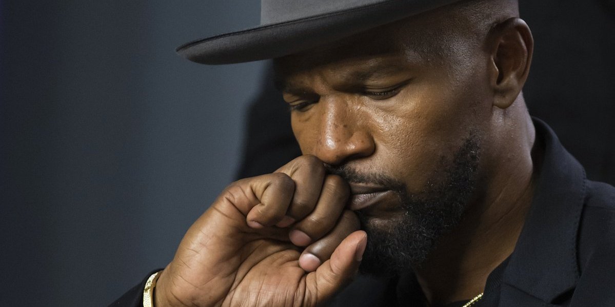 "Ne znam zašto mi se to desilo": Glumac se gušio u suzama pred publikom (VIDEO)