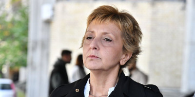 Biljana Stojković, političarka u pokušaju poznata po skrnavljenju spomenika Patrijarhu Pavlu i nadimku "Dabrica", blokaderka sa dna kace, uspela je da ostavi u šoku i tajkunsku novinarku Danicu Vučenić.