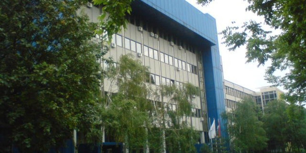 Novosadski blokaderi - pravi teroristi: Dekan upozorava da okupacija fakulteta direktno ugrožava bezbednost građana Srbije (FOTO)